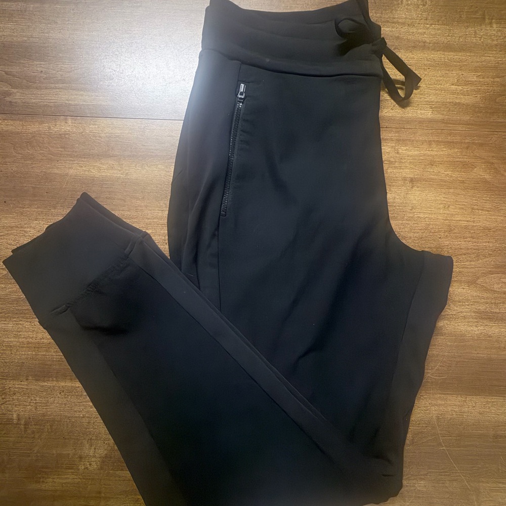Athleta women’s  Black Joggers Sz 8